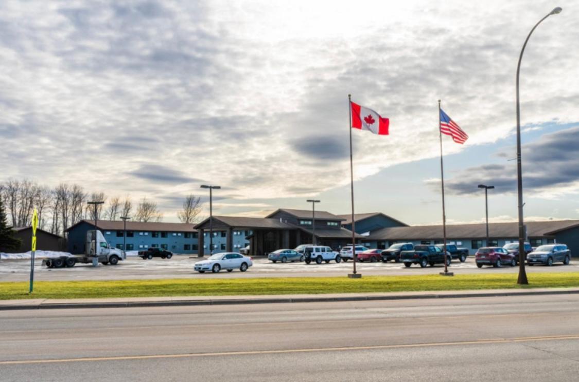 The Patch Lodge Warroad Bagian luar foto